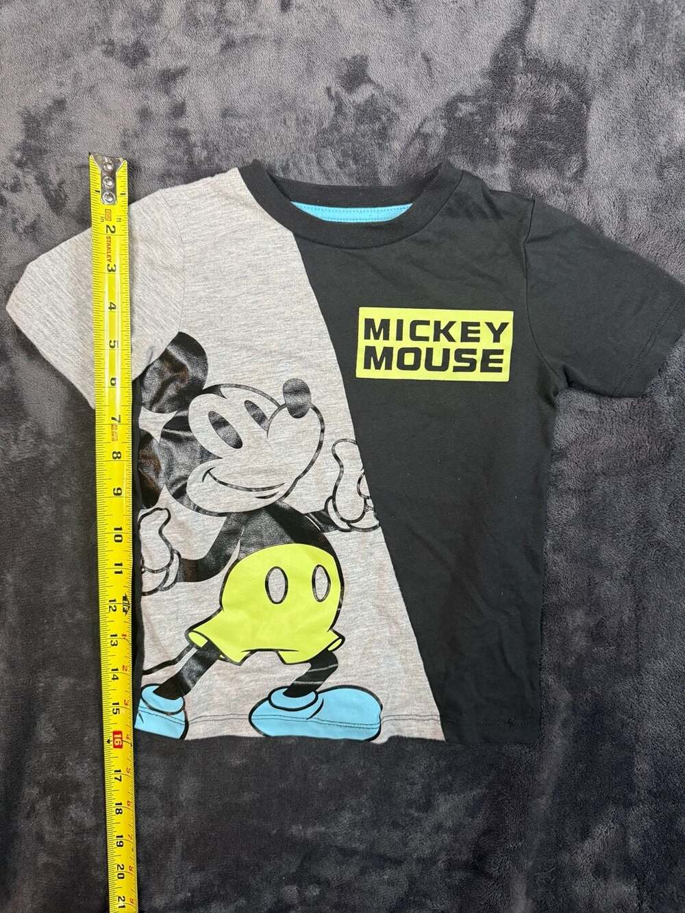 Kids Disney Mickey And Friends T-Shirt Size 4T Black Gray Graphic#129